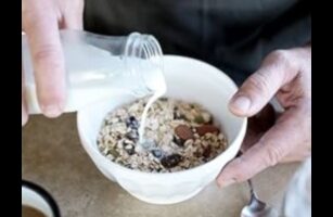 Morning Zen: Începe-ți ziua corect cu lapte de ovăz proaspăt